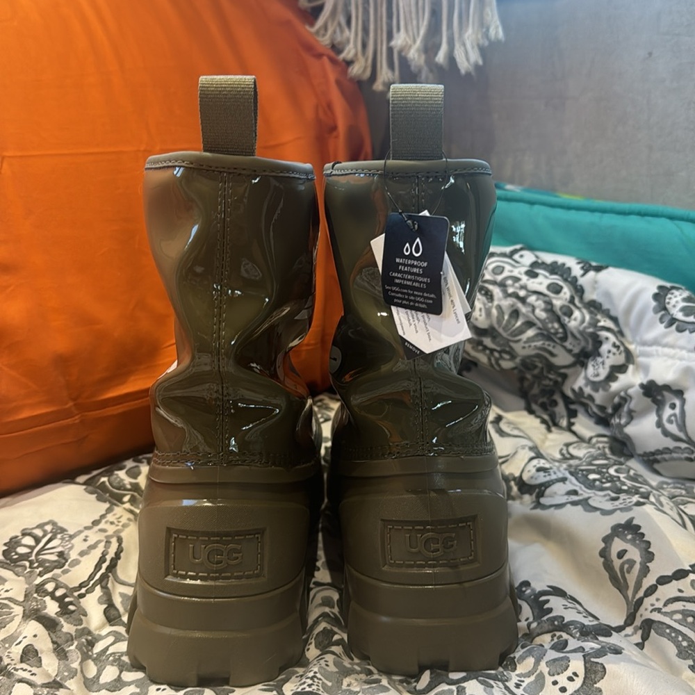 Classic Brellah Mini Boot - Picture 2 of 5